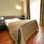 Montana Hotel 3*