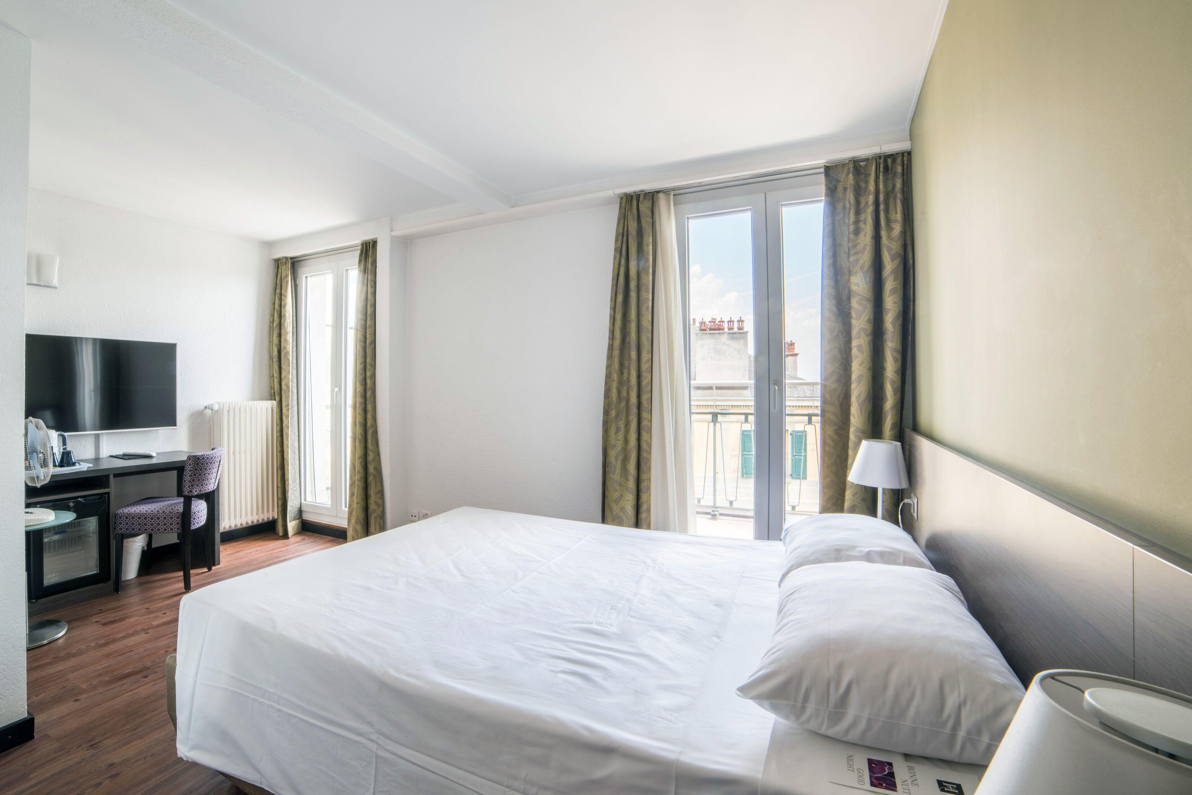 Montana Hotel 3*
