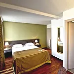 Montana Hotel 3*
